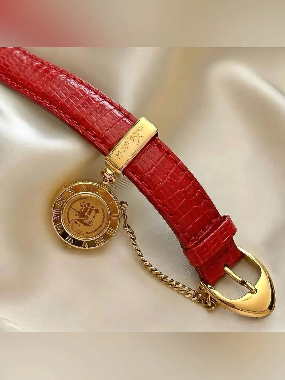 AUTHENTIC RARE VINTAGE SEIKO RED LEATHER WATCH